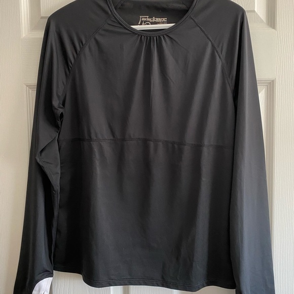 Skirt Sports lightweight athletic shirt, size large. - Picture 2 of 3